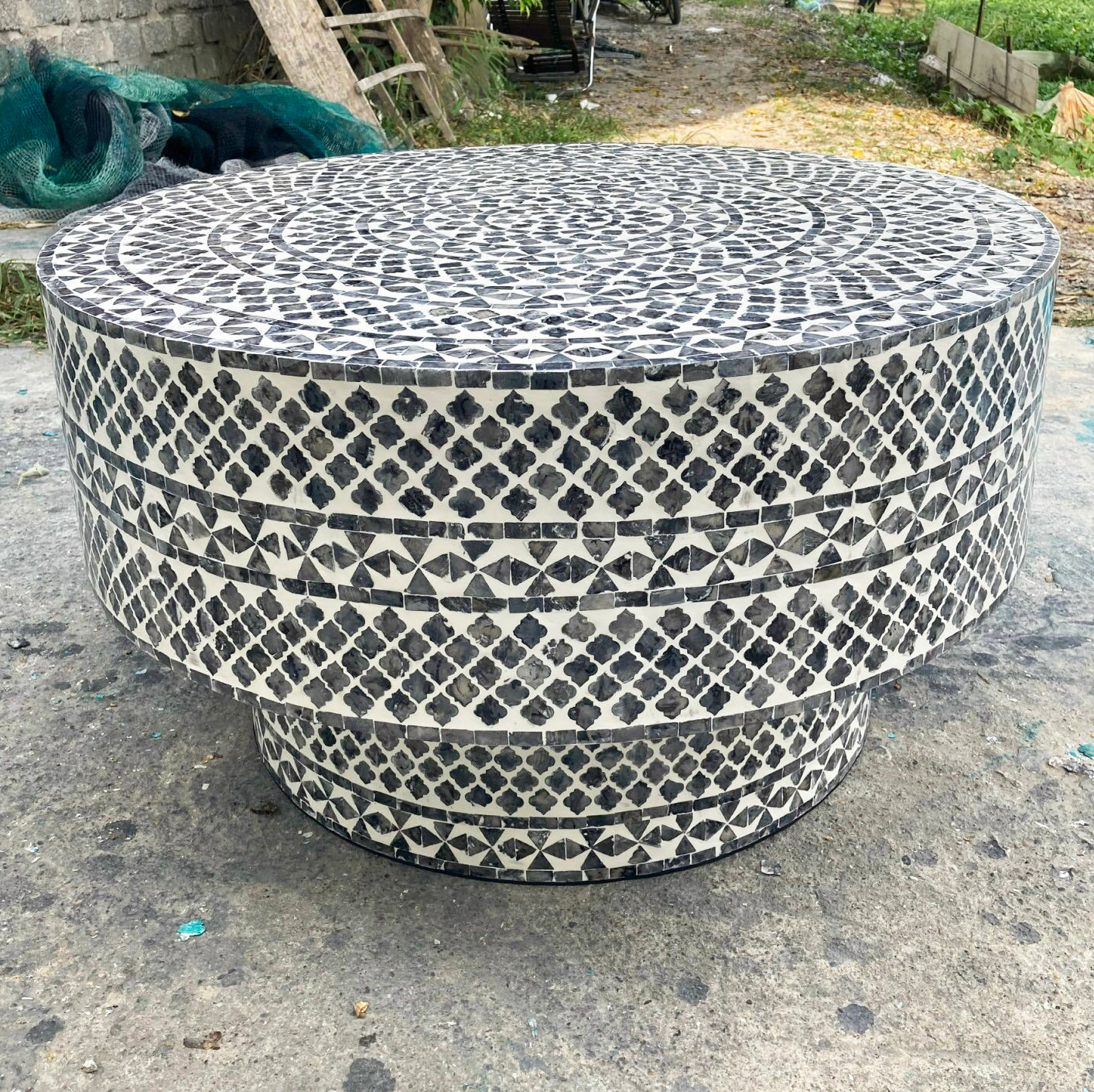 Mother of Pearl - Diamond Round Coffee Table